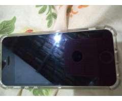 Vendo um iPhone 5s 32 giga com carregador