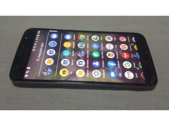 Moto G5s Plus trincado funcionando, sÃ³ o vidro trincado sem manchas no display.