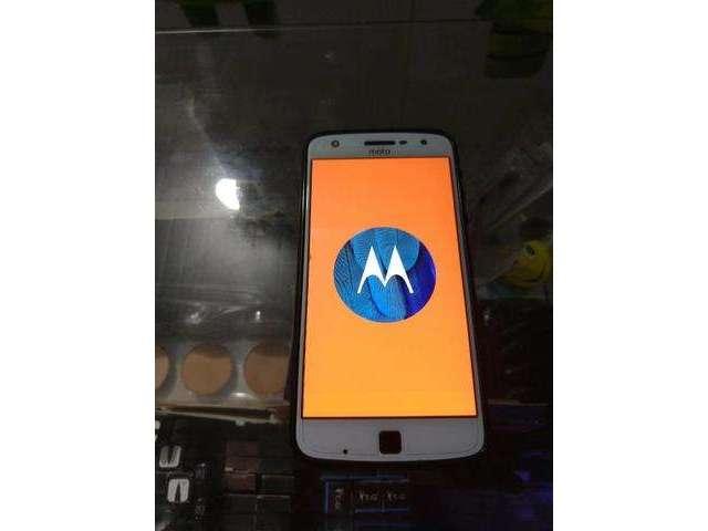 Moto z play