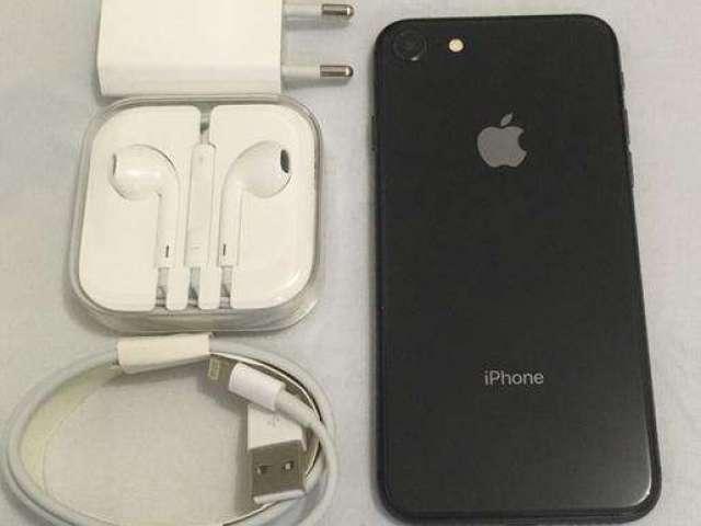 IPhone 8 64gb preto