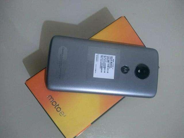 Moto e5