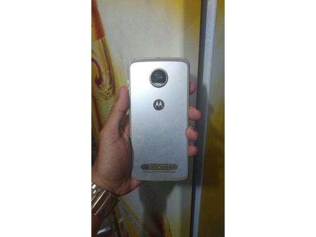 Troco MOTO Z2 PLAY com volta do interessado