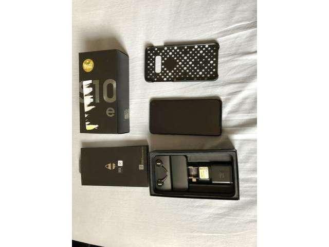 Samsung Galaxy S10e preto