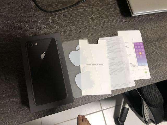 Caixa iPhone 8 normal