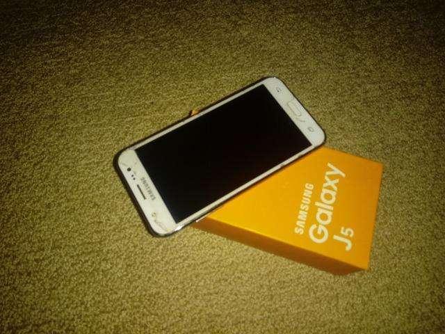 Vendo Celular Celular Samsung J3