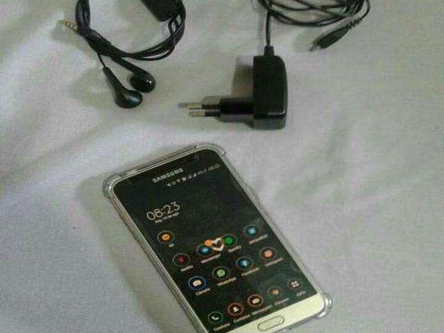 Samsung J3 dourado com fone, carregador e capa