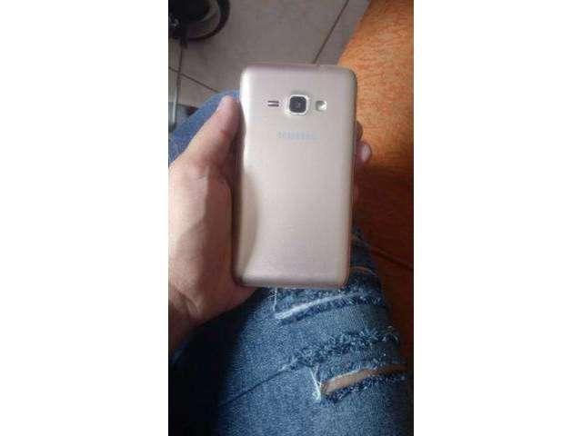 Celular J1 Samsung