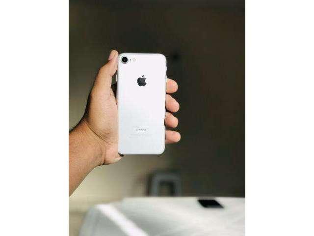 IPhone 7 32Gb (12x de 169$) Seminovo com garantia!z