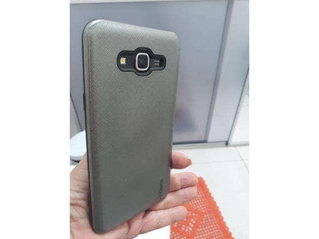 Celular J7