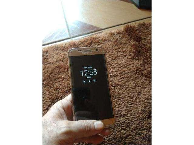 Vendo celular s7 flat r$ 400