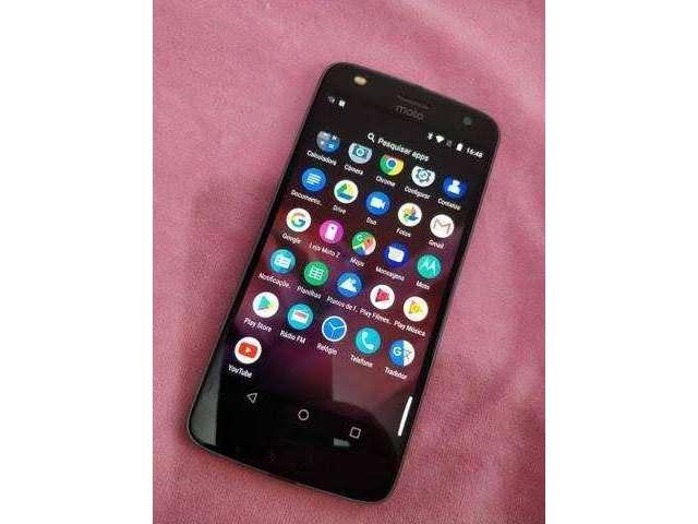 Moto z2 play