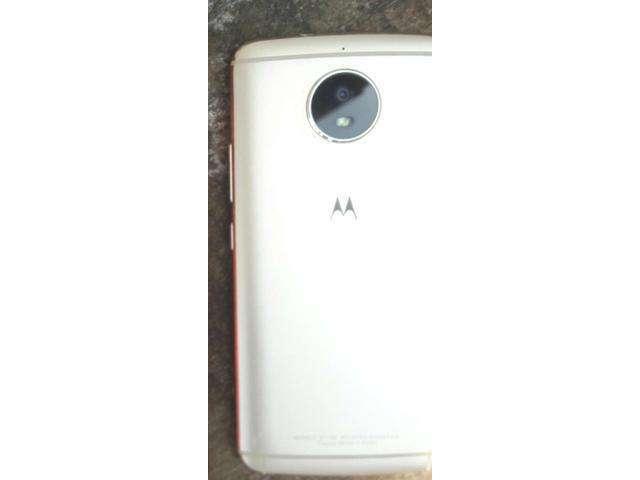 Motorola g5s semi novo!
