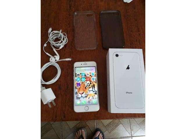 Iphone 8 silver em Ã³timo estado com caixa original