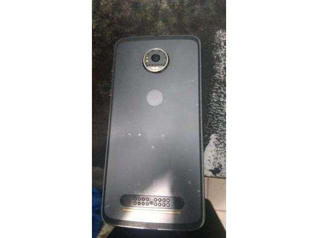 Moto z2 64 gigas com cabo original 600,00