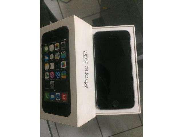 Vendo iPhone 5s (Obs: tÃ¡ com defeito, ele fica sÃ³ reiniciando)