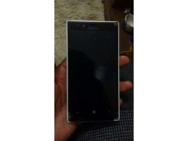 Nokia 720