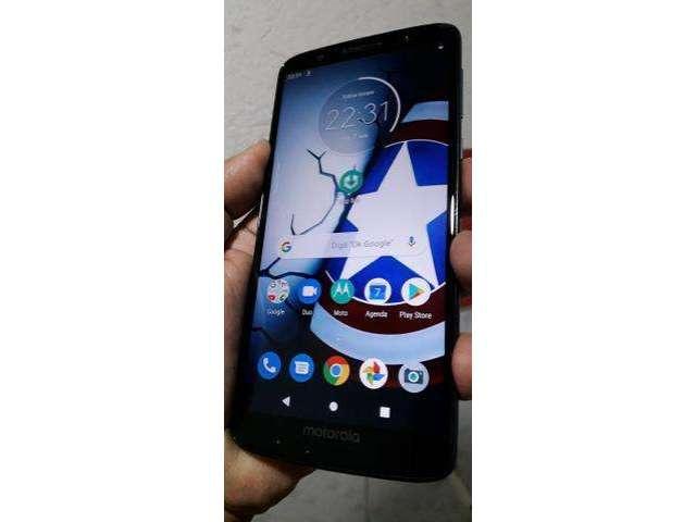 Moto G6 Plus TV Digital 64GB 4 RAM ImpecÃ¡vel acompanha carregador turbo