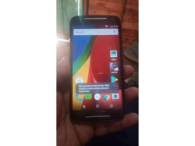 Vendo moto g2 trincado mas tudo funcionando