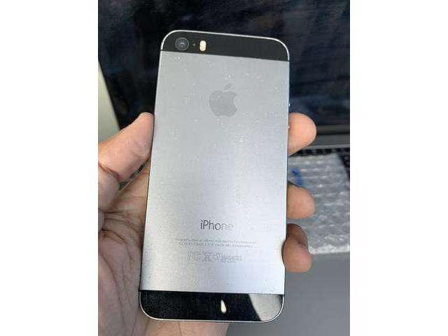 IPhone 5s de 16gb com marcas de uso e garantia 30 dias !!! Somos loja