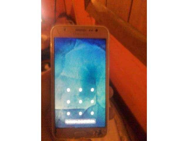 Tenho um Samsung j5 estÃ¡ trincado mais funciona perfeitamente