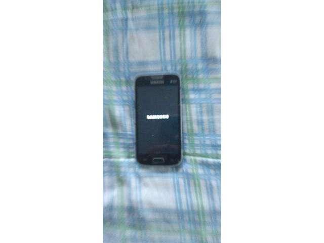Celular Samsung Galaxy core plus duos 4 GB de memÃ³ria interna