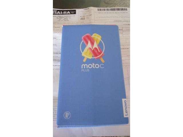 Vendo moto c plus 16 gb excelente estado