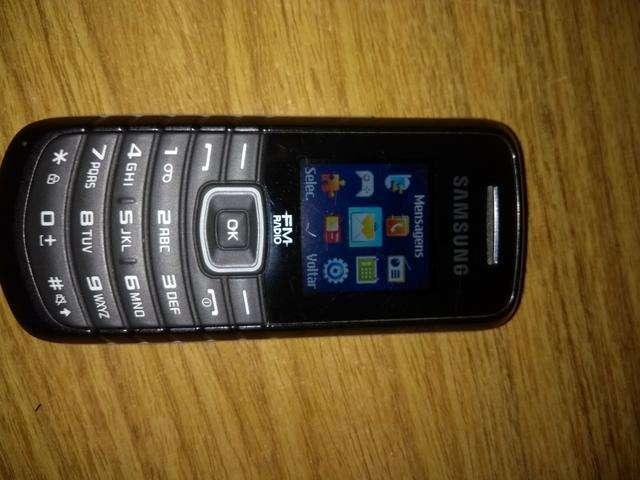 Celular Samsung simples