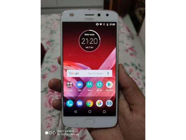 Motorola Z2 Play