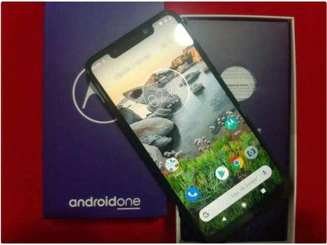 Motorola moto one , 64 GB tela 5.9 4 GB de ram Tela 5.9`` 2.0 GHz Octa