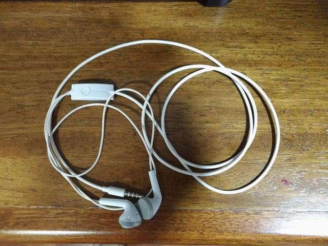Fone de celular Samsung nunca usado
