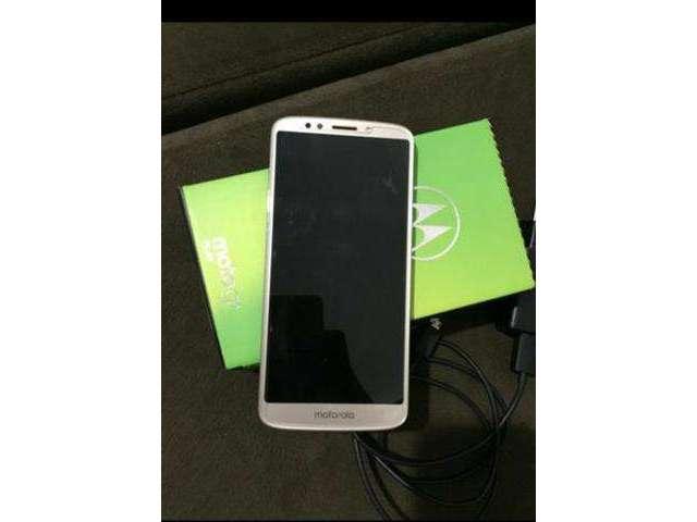 Vendo celular moto g6 play