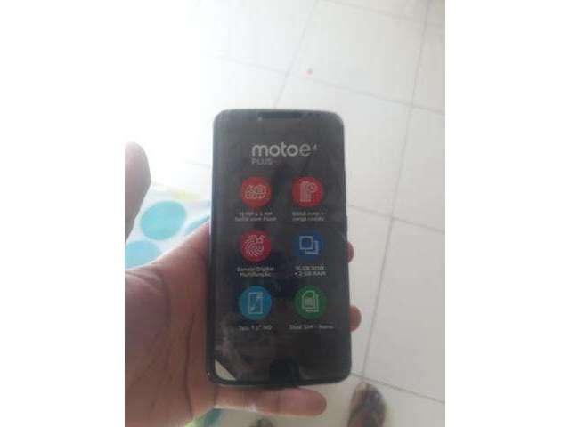 Celular moto e 4 plus