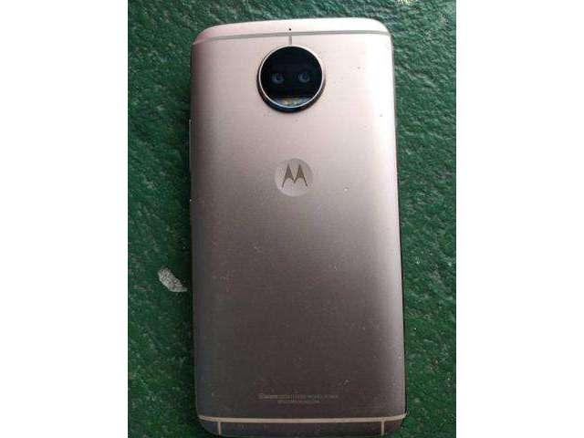 Moto G5 Plus 350