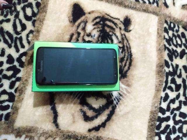 Moto g6 64 GB 4 RAM semi