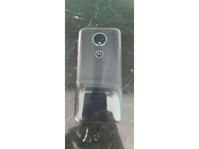 Moto E5plus apenas um trinco na tela valor 350