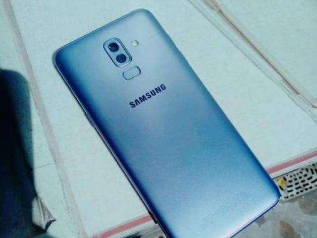 Samsung Galaxy j8