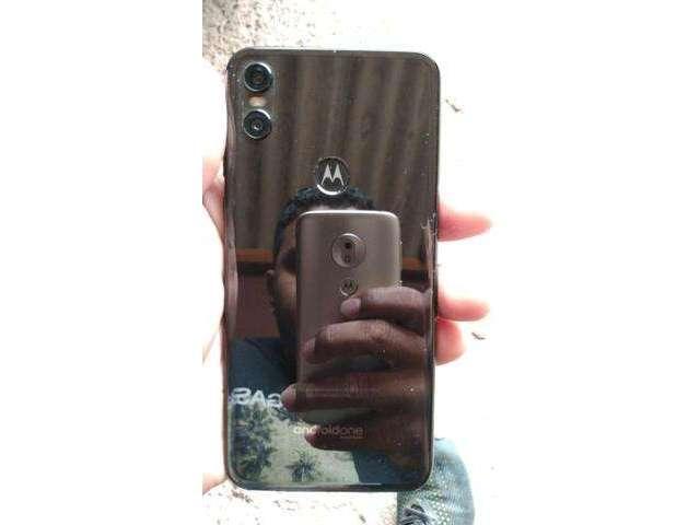 Moto one 64 gb
