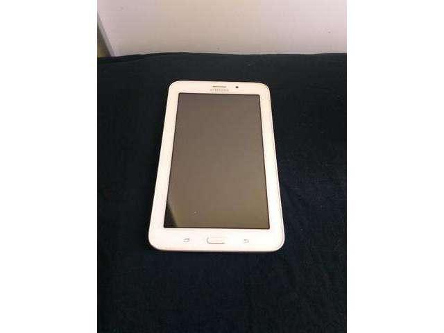Tablet Samsung Galaxy 3 semi novo com carregador original