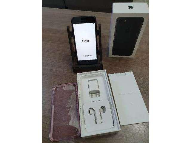 Apple iPhone 7 32GB Black sem detalhes completo com Garantia 90 dias