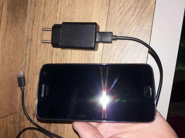 Vendo celular moto G5 plus