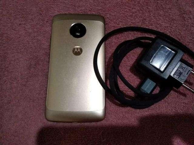 300 Moto G5 plus