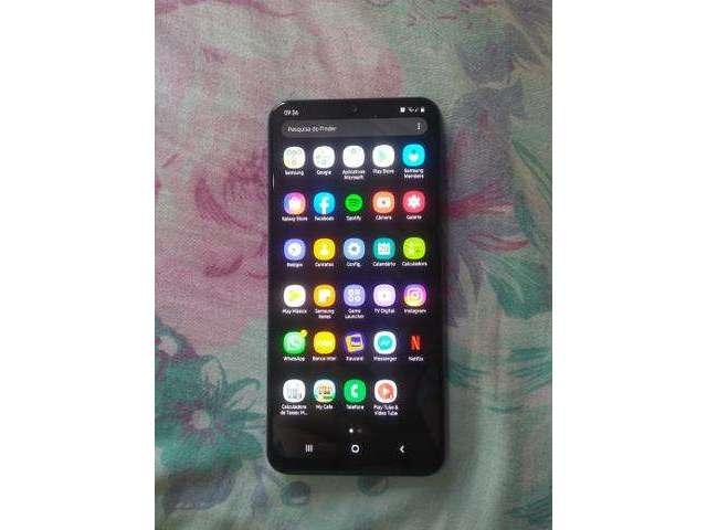 Samsung Galaxy a30.