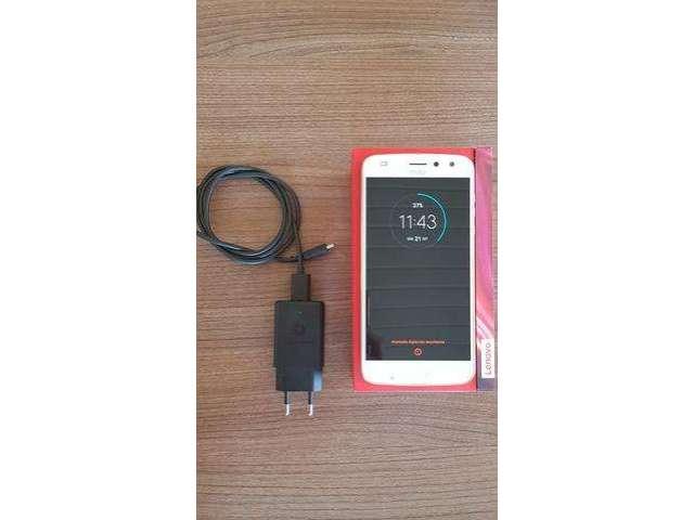 VENDO Motorola Z2 top Dourado