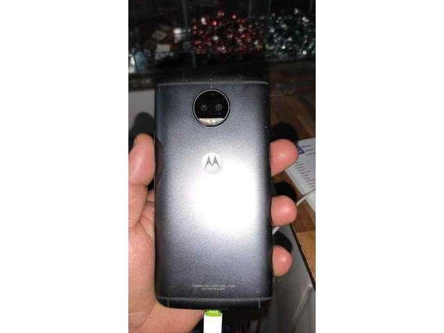 Moto G5s plus sem detalhes de uso $350