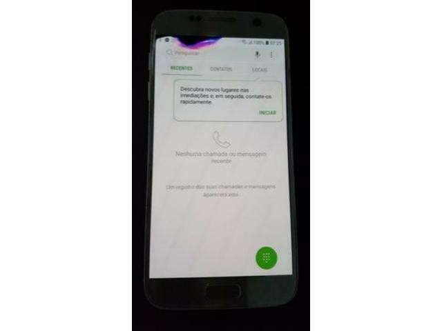 Samsung S7 com detalhe na tela