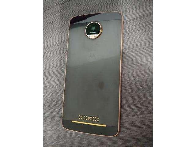 Troco Moto Z top 4gb /64gb seminovo em Xiaomi