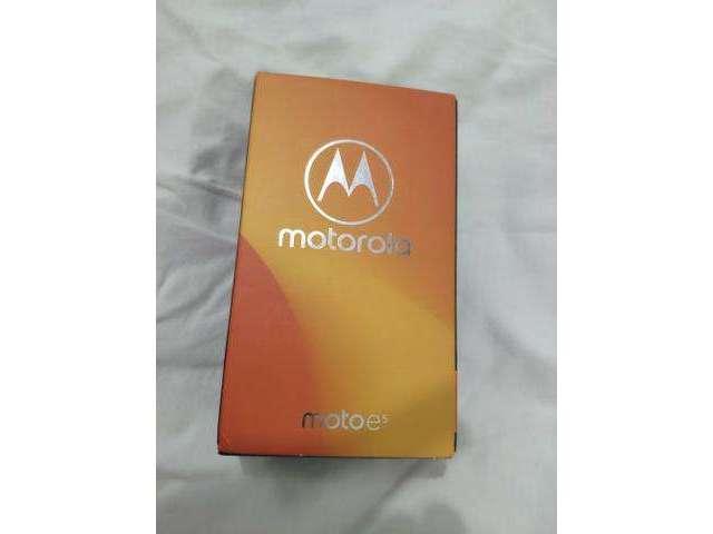 Motorola Moto E5 ouro