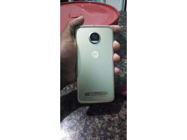 Moto Z2 play